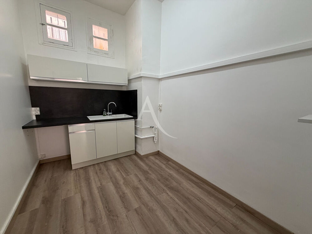   Bureau Square de la Couronne 49,74 m2 Nimes