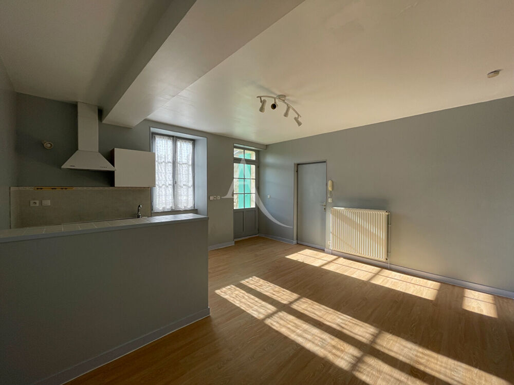 Appartement Fontenay Le Comte 1 pièce(s)