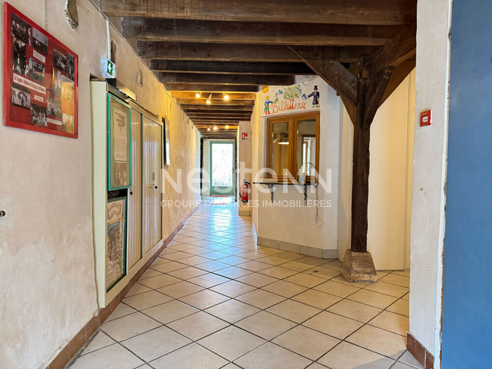 Ensemble immobilier - Bâtiment environ 860 m² - maison 173 m² - jardin - LACHAUSSEE