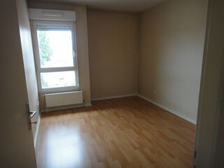  Appartement à louer 2 pièces 63 m²