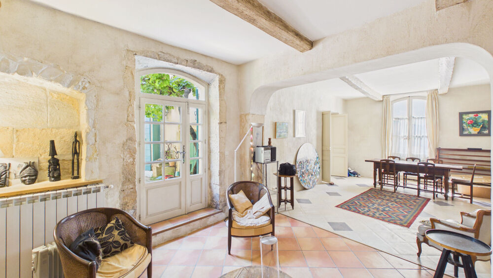 Eyragues ? maison de caractère de 210 m² avec cour intérieure de 50 m², 4 chambres et cave