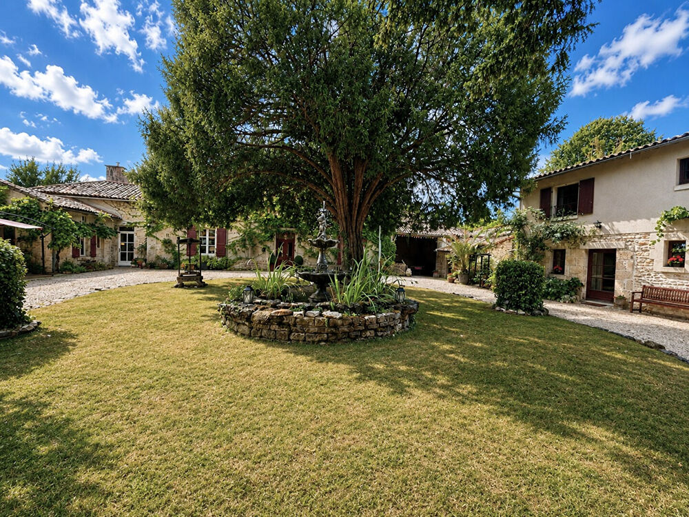 à vendre  Maison Chef-Boutonne (79110)