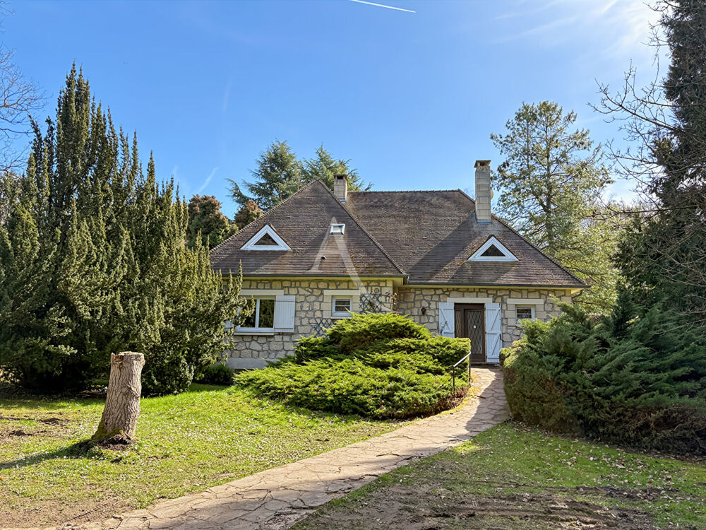 Propriété à Auvers-Saint-Georges - jardin paysagé, beaux espaces, sous-sol total