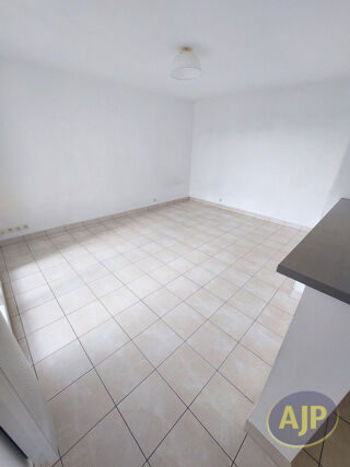  Appartement à louer 1 pièce 28 m²