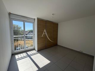  Appartement à louer 3 pièces 65 m²