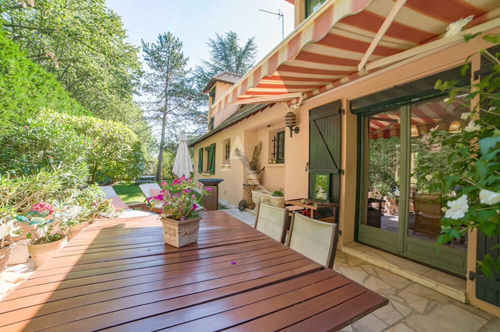 Maison de charme au coeur du Parc terrain 230 m2 terrain 1100 m2