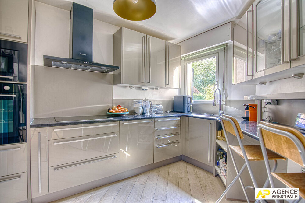 Vente Appartement Versailles Clagny Appartement 5 pièces 117.05 m² carrez en rez-de-jardin avec terrasse privative, cave et parking Versailles