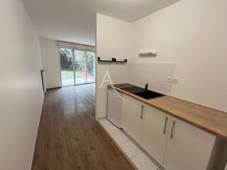  Appartement à louer 1 pièce 38 m²