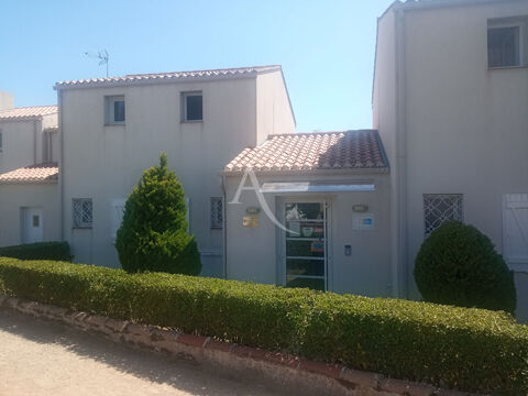 Challans  - Médiathèque Local professionnel 98 m² 1432 85300 Challans