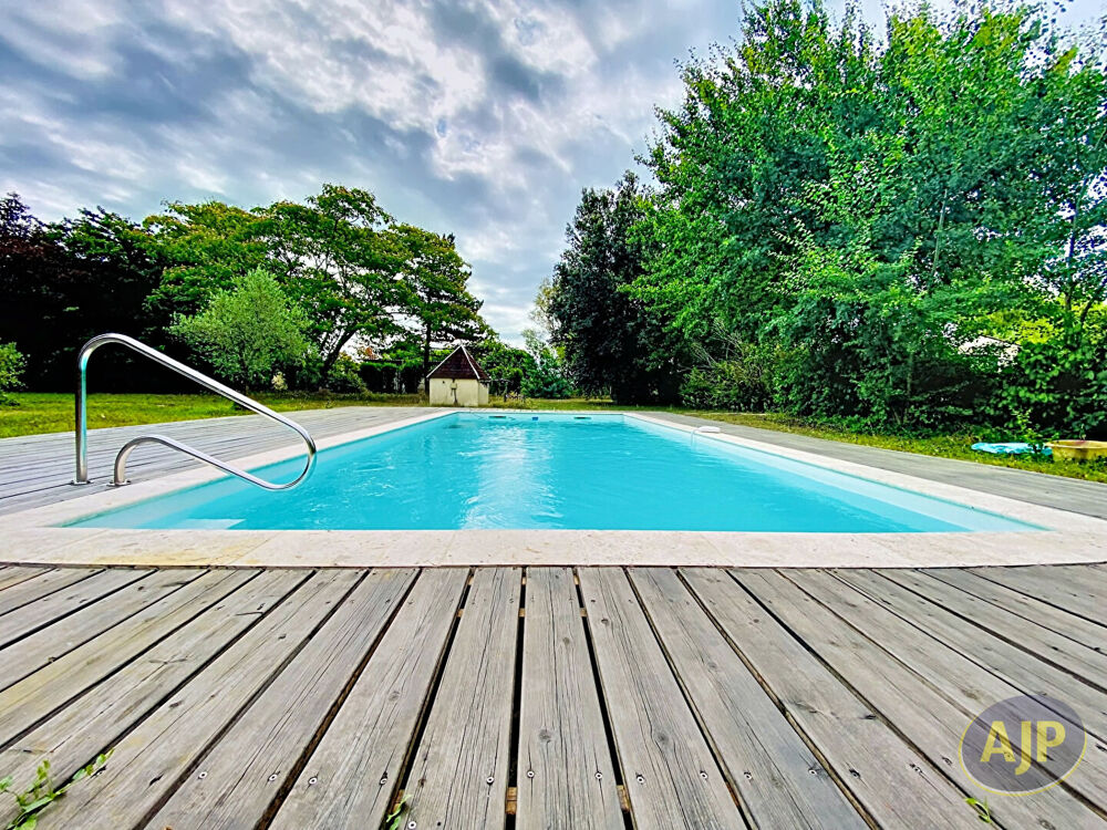 Gaillan - Landaise rénovée de 214m2 avec piscine !