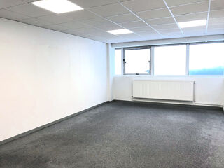   A LOUER LOCAL COMMERCIAL DE 285 M2 - SECTEUR BORDEAUX QUARTIER SAINT SEURIN ET SAINT BRIUNO Bordeaux