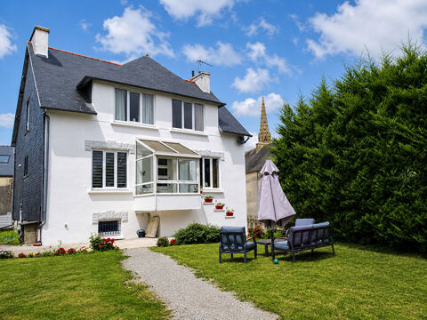   COTES D'ARMOR - Une maison de 3 chambres avec jardin dans le village de Trébrivan Maison - 6 pièce(s) - 128 m²