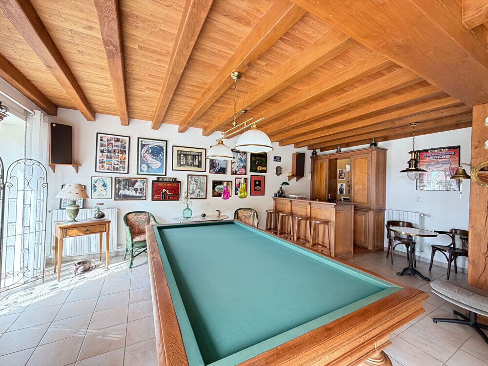 Vente Maison Magnifique Maison de Caractère avec Vastes Jardins et Vues Exceptionnelles près de Nanteuil-en-Vallée Nanteuil en vallee