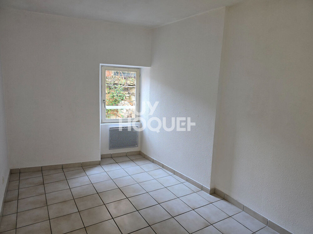 Location Appartement Appartement 3 pièces à louer à Vinezac, proche écoles et commodités Vinezac