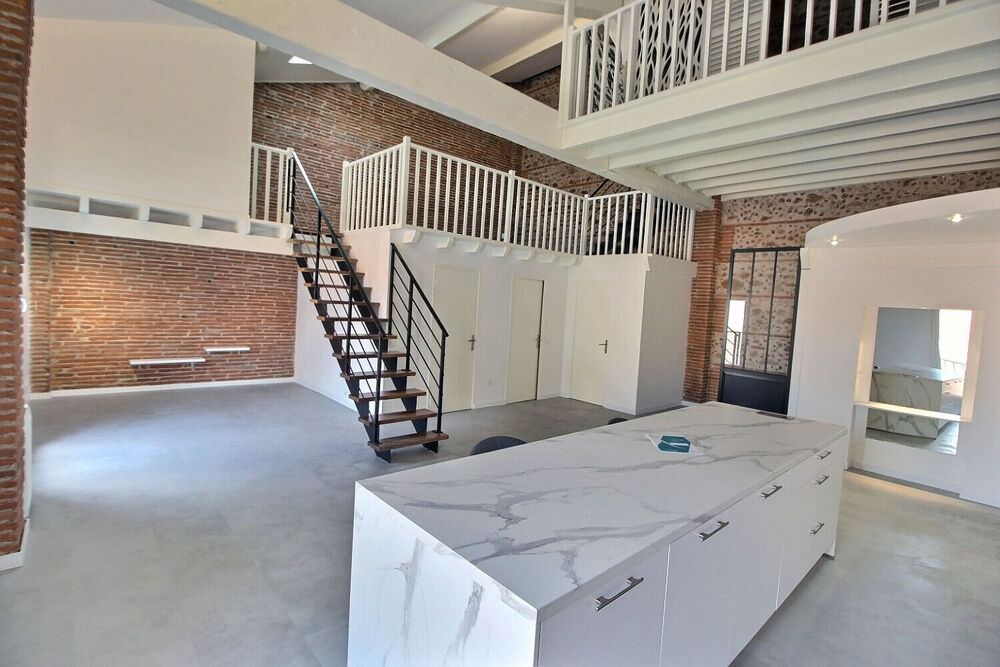 APPARTEMENT LOFT DE 130 M² AVEC TERRASSE, GARAGE, PARKING SÉCURISÉ