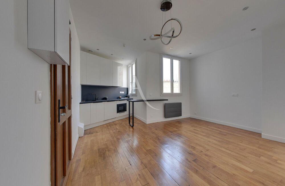 Location Appartement Appartement Paris 1 pièce 18,60 m² carrez et 24.83 m2 en totalité Paris 17