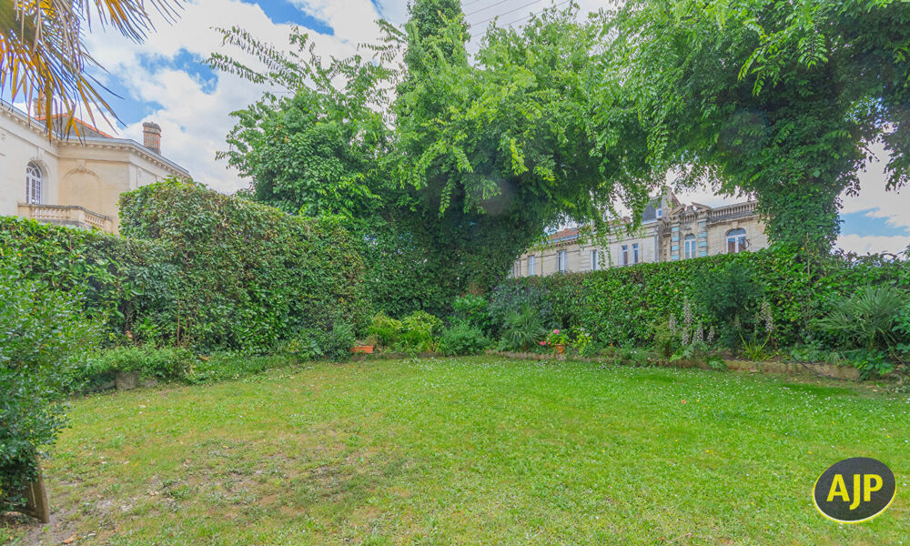 Vente Maison Maison Bordeaux 10 pièce(s) 207 m2 Bordeaux