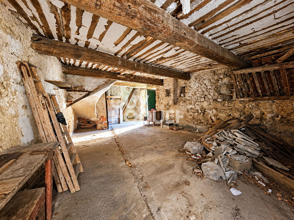 Vente Maison Maison de village avec extérieur, stationnement privatif et écurie  Fort potentiel !! Olonzac