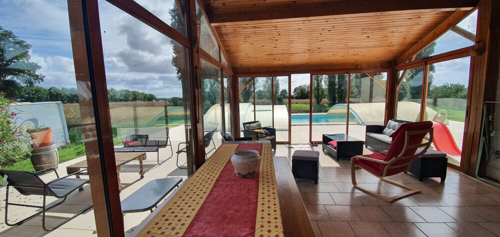Propriété 7 pièce(s) 125 m2 avec piscine et 50 m2 dépendances
