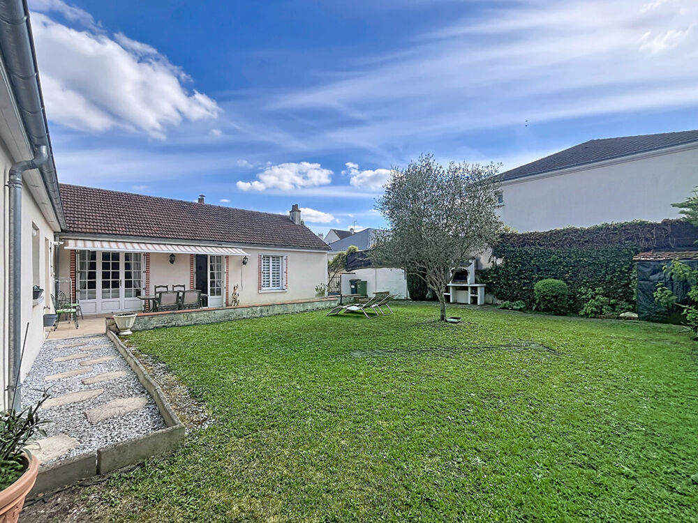 Maison 4 pièces 91 m² · à Saint Jean de la Ruelle · 91 m² · 294 000 €