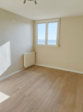  Appartement � louer 4 pi�ces 80 m�