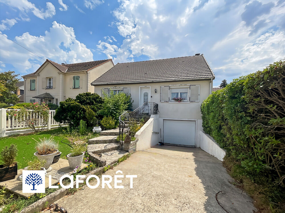 Vente Maison Maison traditionnelle sur sous-sol total de 5 pièces à vendre à Sainte Geneviève des Bois Sainte genevieve des bois
