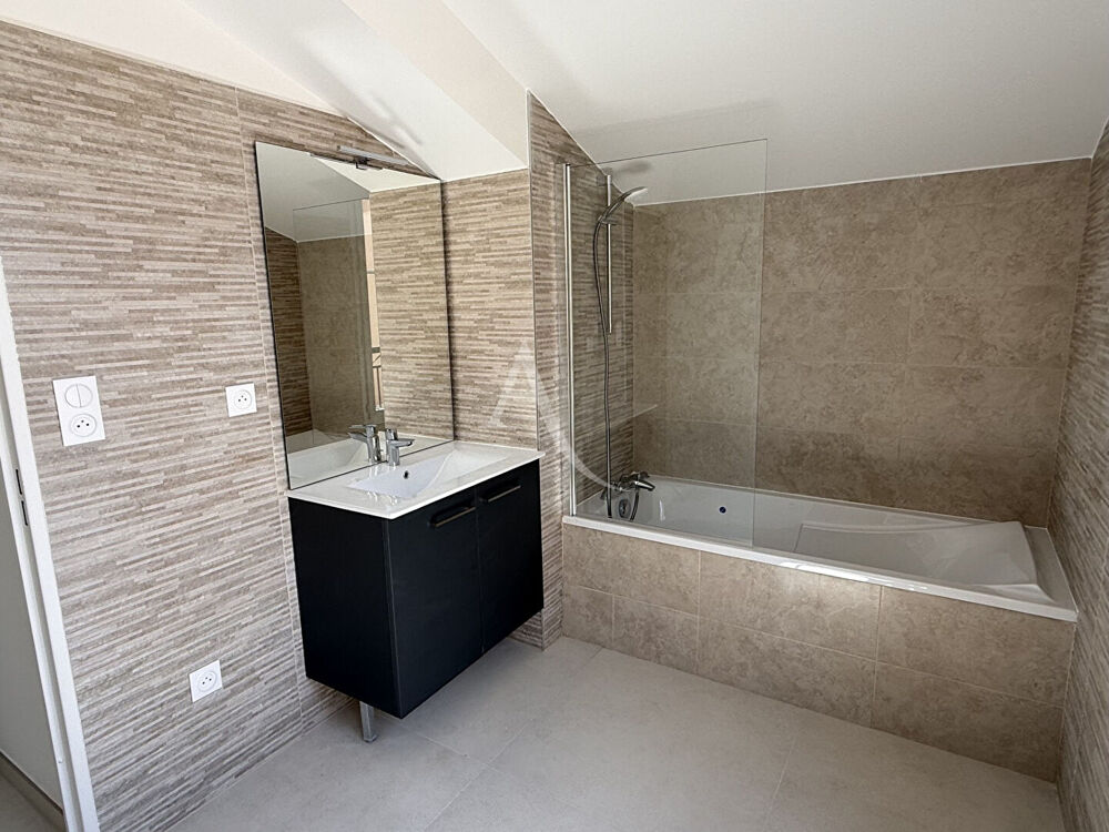Location Appartement Appartement La Crau 4 pièce(s) 122 m2 La crau