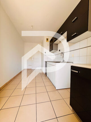  Appartement à louer 4 pièces 88 m² Reims