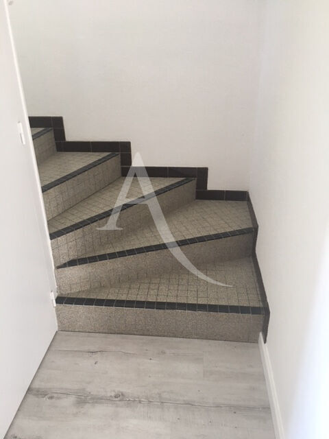  Appartement � louer 6 pi�ces 105 m� Le boupere