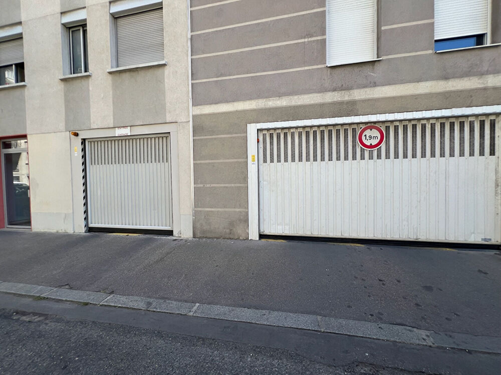 Location Parking/Garage Parking en sous-sol à louer - LYON 7e Lyon 7