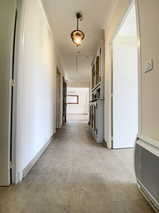  Appartement à louer 2 pièces 72 m²