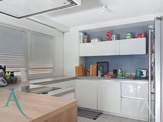  Appartement à louer 4 pièces 82 m²