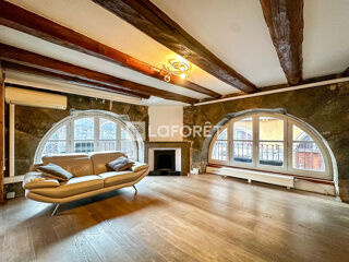  Appartement à louer 3 pièces 104 m²