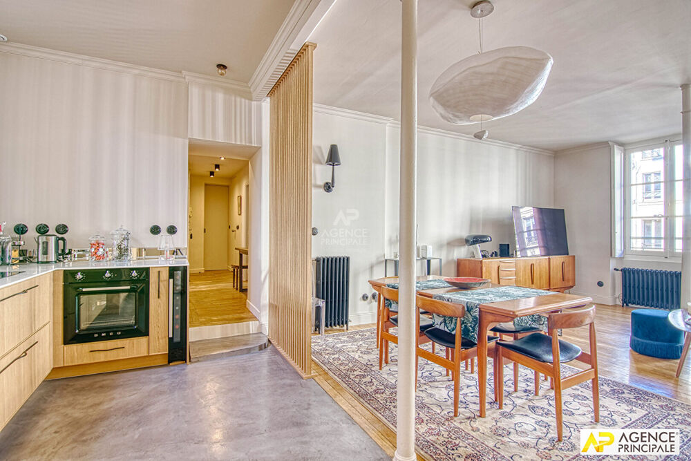 Vente Appartement Versailles, Notre-Dame, appartement 5 pièces 105 m² carrez  situé au premier étage d'un immeuble ancien Versailles