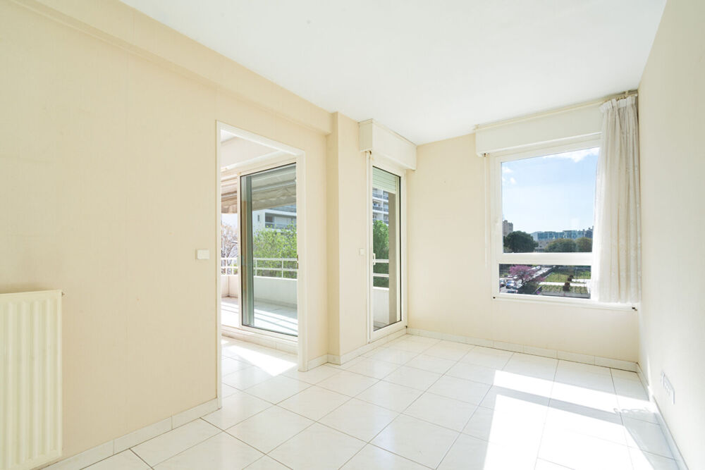 Vente Appartement Appartement  4 pièces  avec terrasse 95m2 Marseille 13008 Marseille 8