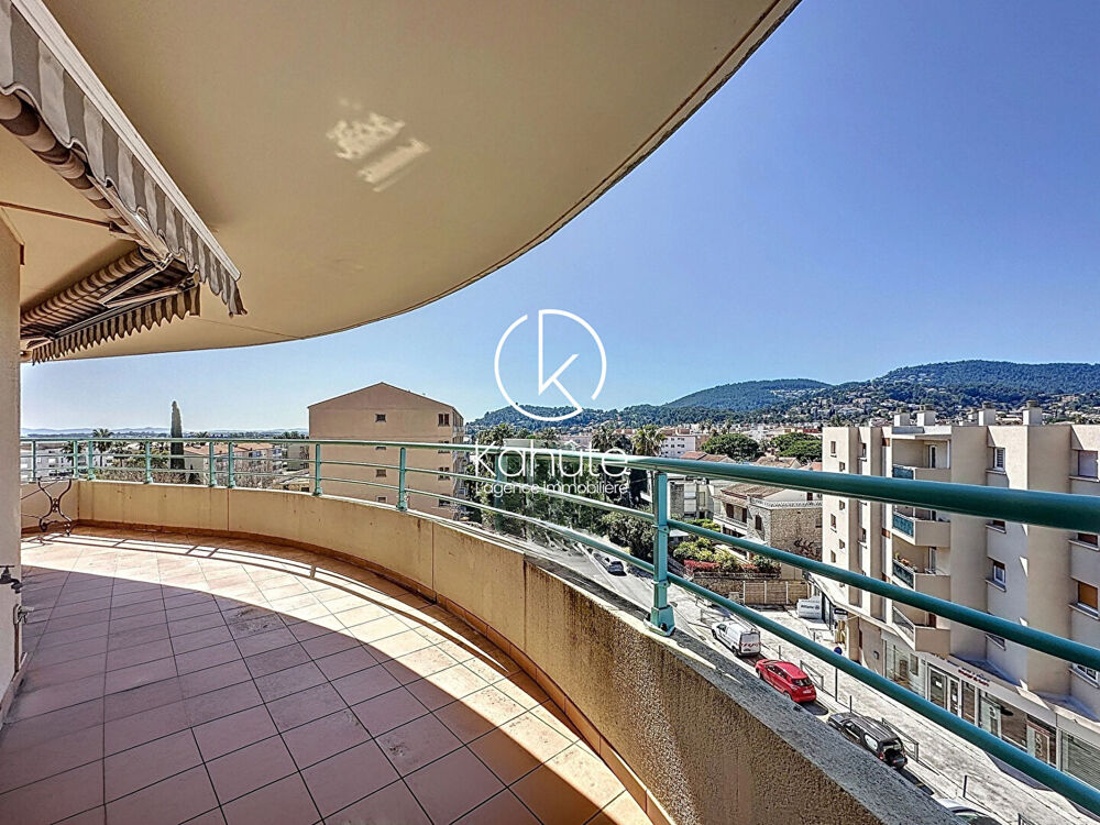 Vente Appartement Appartement Hyeres 5 pièce(s) 106 m2, Dernier étage, Terrasse Hyeres