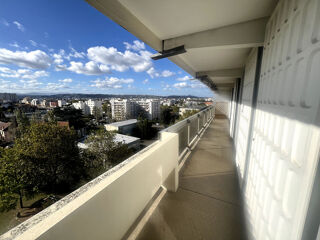 Vente Appartement LYON 8 : T3 + parking Lyon 8