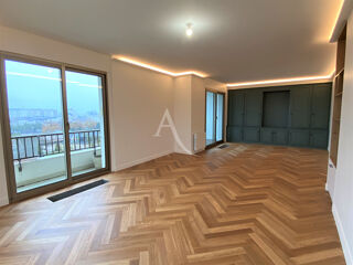  Appartement à louer 4 pièces 120 m²