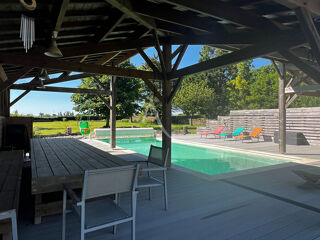  Maison  vendre 8 pices 330 m