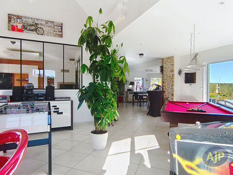   VITRE EN CAMPAGNE Maison  8 pi�ce(s) 257.84 m2 Maison - 8 pi�ce(s) - 258 m�