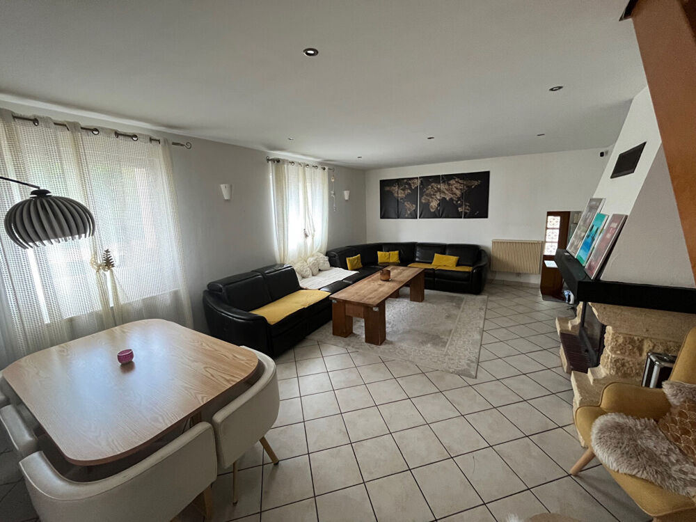 Maison Follainville Dennemont 150 m2, 4 chambres dépendances et jardin