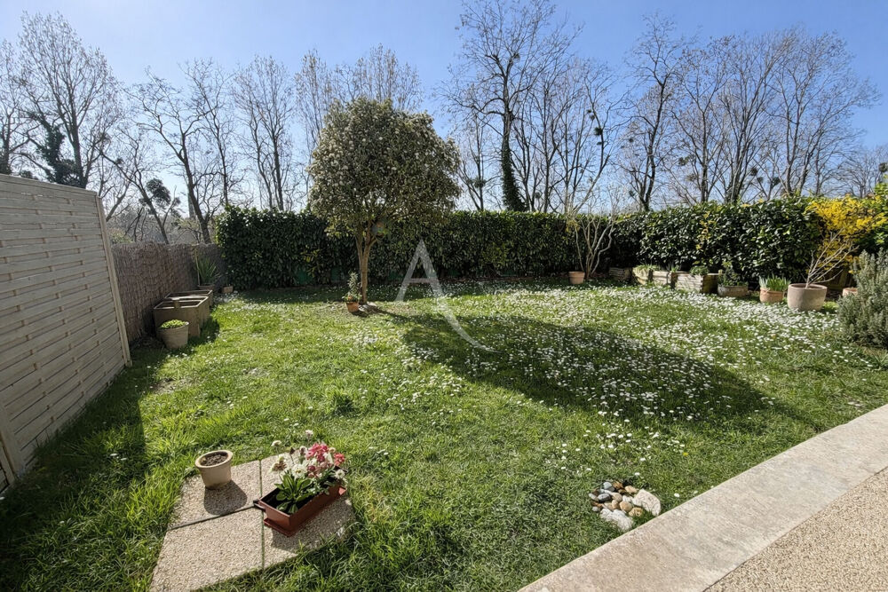 Appartement - 3 pièces - 74 m2 - jardin de 95m2 - box - PMR