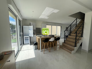  Maison à louer 5 pièces 111 m²