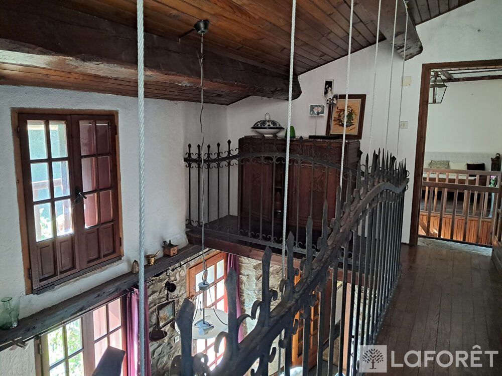 Vente Maison MAISON DE VILLAGE CONAT - 6 pièce(s) - 140 m2 . Terrasse avec vue. Conat