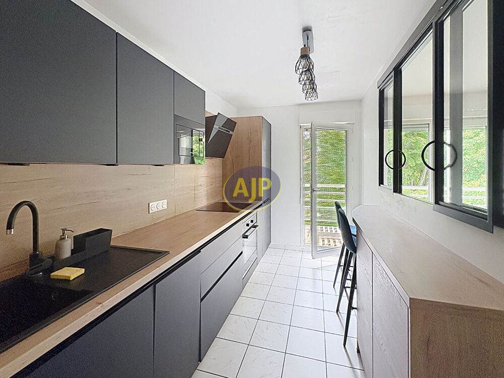 Location Appartement A LOUER - T3 meublé Mérignac ARLAC avec balcon, parking et cave Merignac
