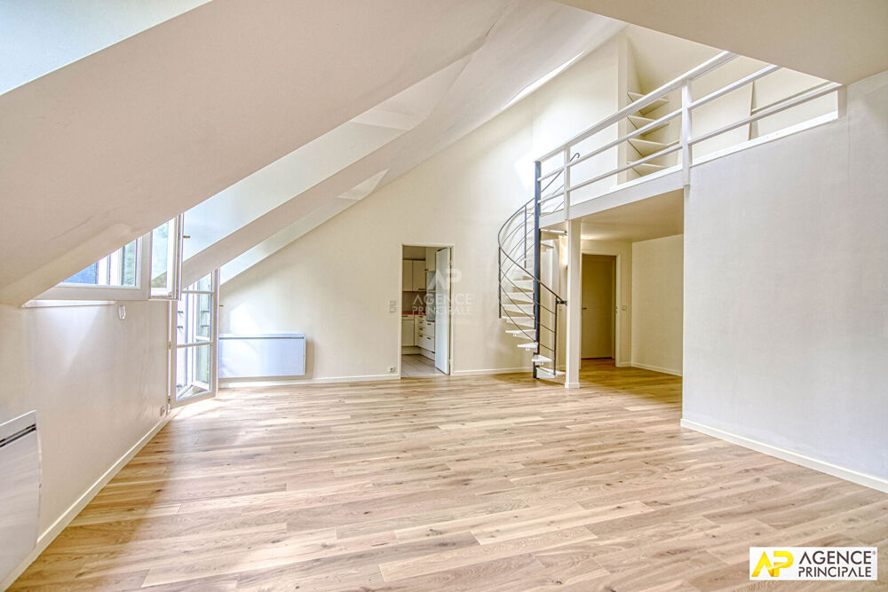 Vente Appartement Versailles Montreuil Appartement 5 / 6 pièces 126 m² au sol situé au 2ème et dernier étage  avec ascenseur , cave et double park Versailles