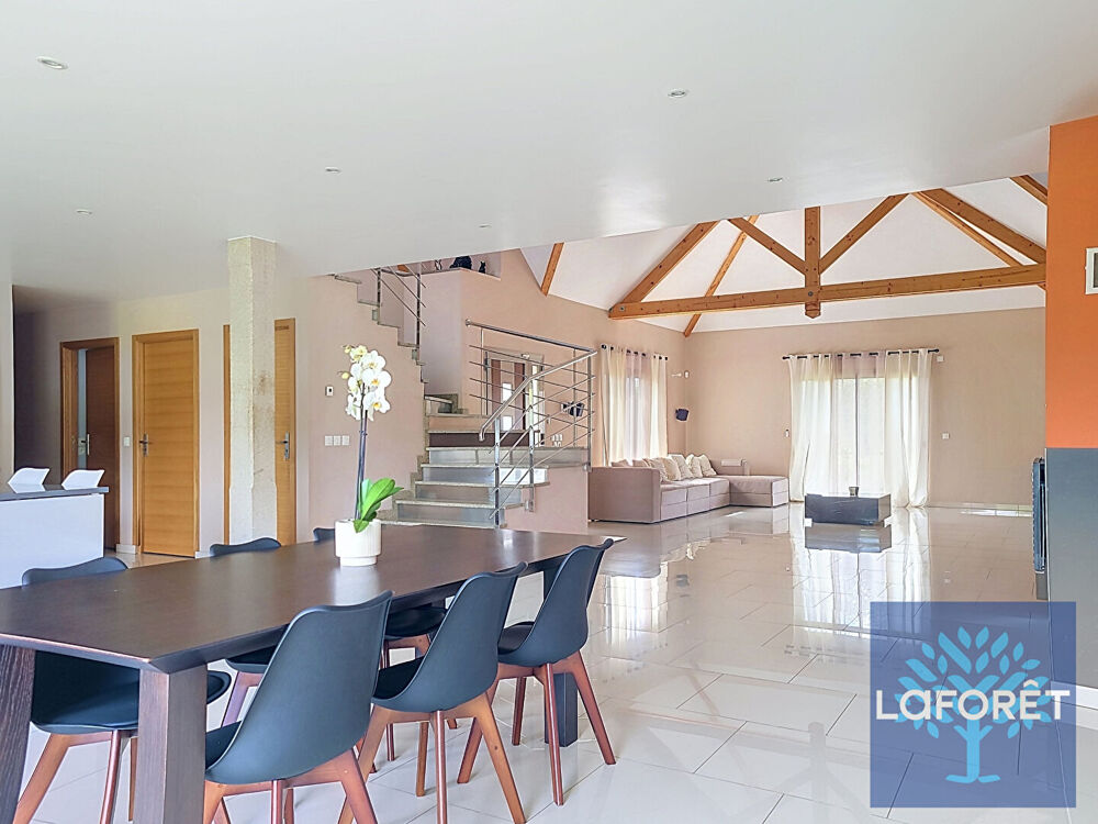 Maison familiale haut de gamme 260 m² à Boutervilliers proche Étampes