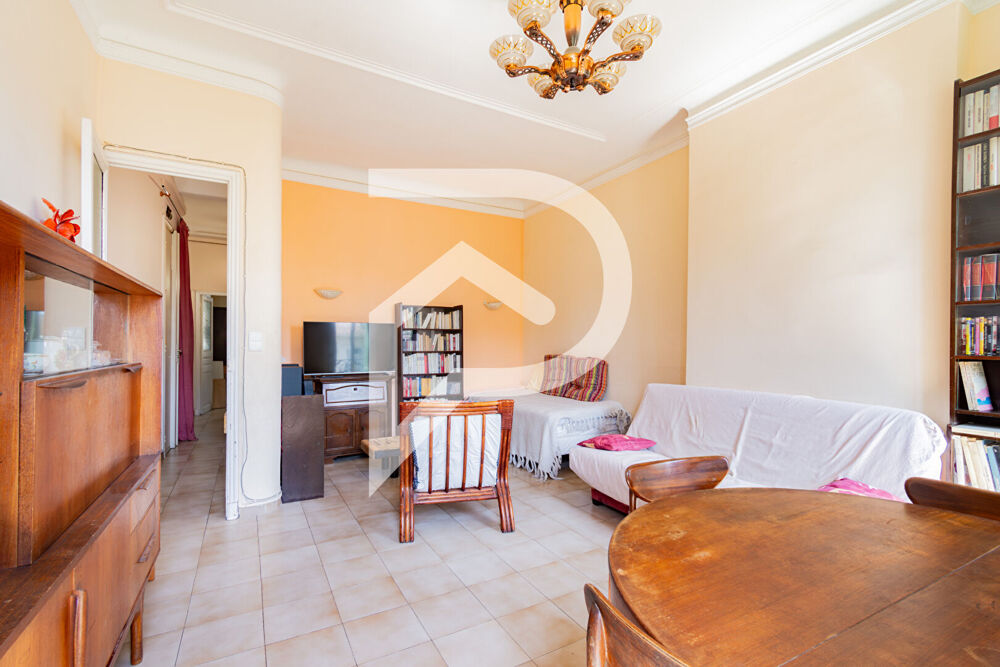 Vente Appartement Appartement  Bd CHAVE  quartier  CAMAS  vue Notre Dame - T3  de 79 m2 avec  Cave , box  fermé  . Marseille 13005 Marseille 5