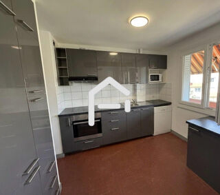  Appartement à louer 5 pièces 80 m²