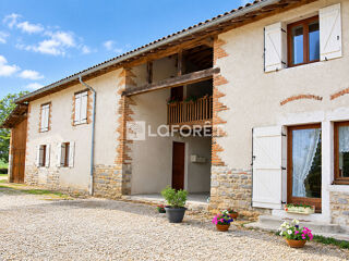  Appartement à louer 3 pièces 83 m²